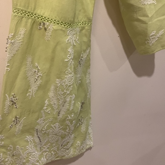 NWT Bell sleeve top - white embroidery & silver beading PALE LIME US XL - Picture 4 of 12